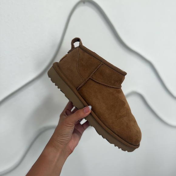 UGG Tan Suede Men's Boots - Picture 1 of 4